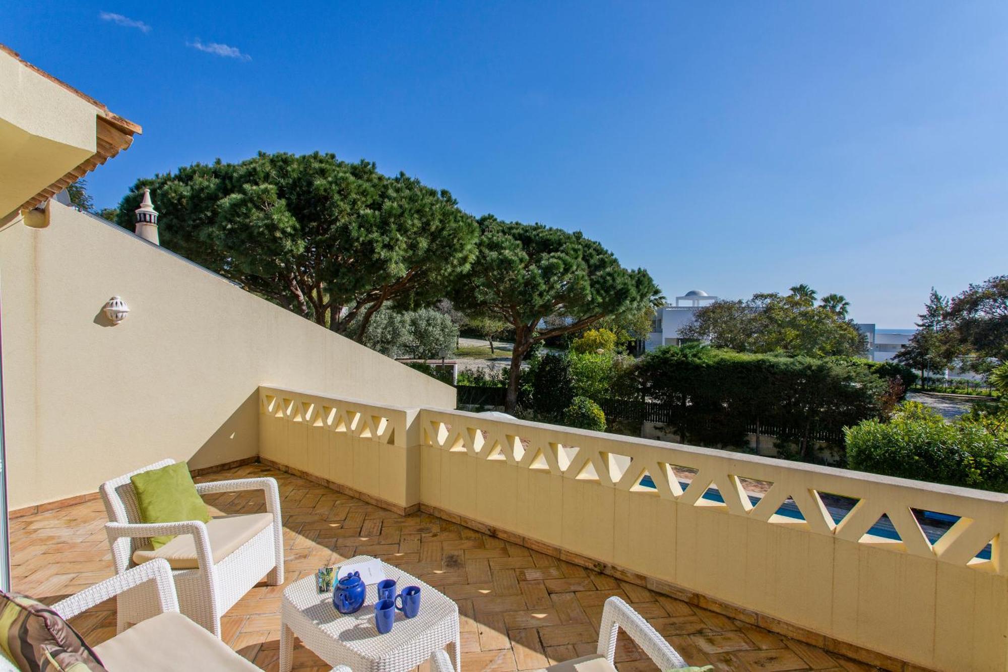 Casa De Amanha 450 Mts To The With Beautiful Garden And Heated Saltwater Pool Villa Albufeira